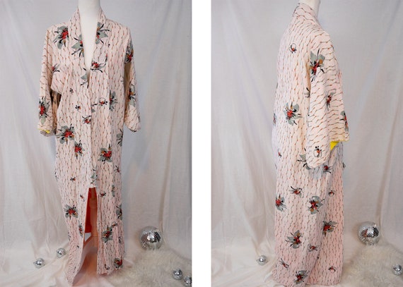 1970s Pale Pink Floral Kimono