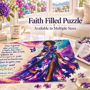 Op de afbeelding: Een legpuzzel met een persoon in een vloeiende paarse en blauwe jurk met een vlinder, samen met de tekst For I know the plans I have for you, declares the Lord, plans to prosper you and not to harm you, plans to give you hope and a future. Jeremiah 29:11.