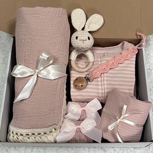 Baby Gift Box; New Mom Gift Box; New Baby Gift Set; Baby Shower Gift Set; Newborn Gift Box