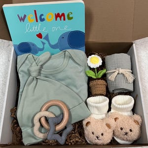 Baby Gift Box; New Mom Gift Set; Neutral Baby Gift Set; Baby Shower Gift Set