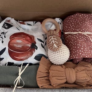 Baby Gift Box; New Mom Gift Box; Baby Girl Gift Set; Baby Shower Gift Box; Newborn Gift Box