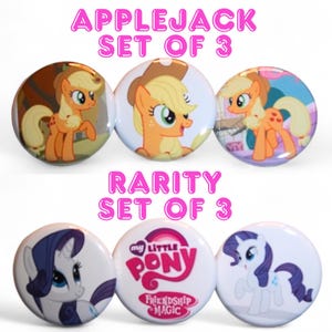 Pu&ograve; includere: Set di sei spille da balia da 2,5 cm di diametro con i personaggi di My Little Pony, Applejack e Rarity. Le spille di Applejack mostrano un pony giallo con un cappello marrone e una mela rossa sul fianco. Le spille di Rarity mostrano un pony con i capelli viola con una gemma blu sul fianco. Le spille hanno uno sfondo bianco e il testo "my little pony friendship magic" &egrave; stampato su una delle spille di Rarity.
