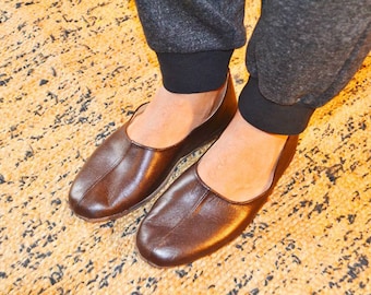 Grecian leather shop slippers
