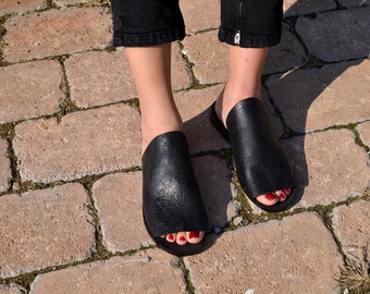 Black Leather Slippers, Leather Slides,Summer Sandals,handmade sandals,summer flats,Black sandals, Sandales grecques, Sandales cuir femme