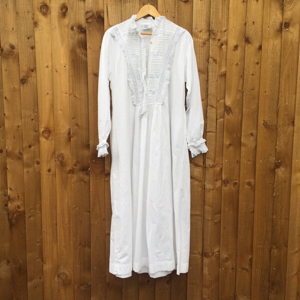 A beautiful Vintage 1970s white cotton nightdress by Laura Ashley  UK large