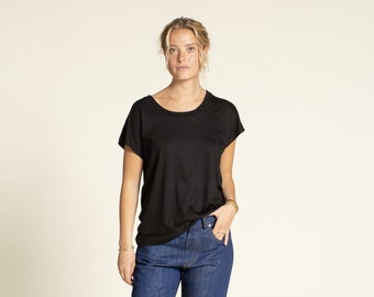 Easy Dolman Sleeve T-shirt Sewing Pattern: Beginner Friendly (Sizes 2XS-4XL) (PDF Pattern)