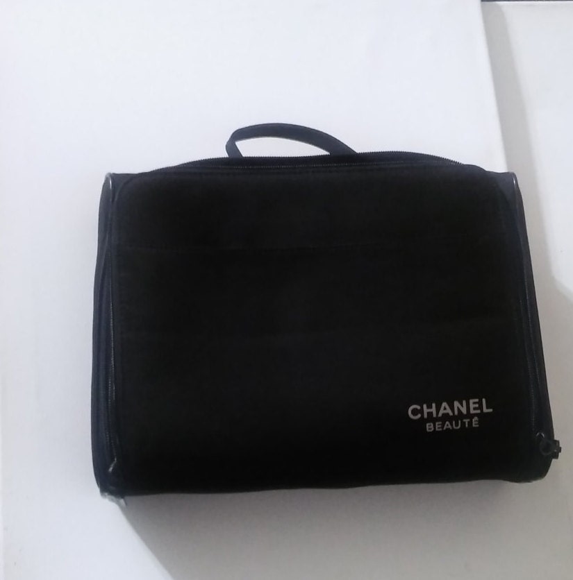 Chanel Le VANITY DE MAQUILLAGE Essential Makeup Case in Black 