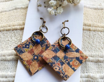earrings in natural cork, blue and brick red, square blue pearl