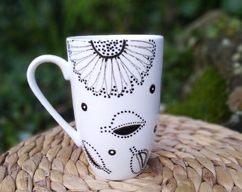 High porcelain mug, black and white, large hand-painted artisanal cup, 400 ml coffee cup, flower theme