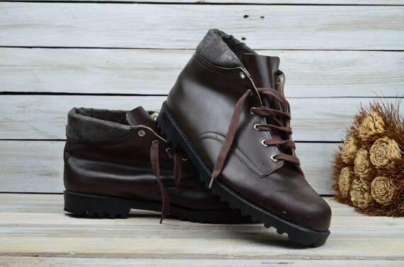 Leather tourist shoes - Brown leather shoes - Ladi