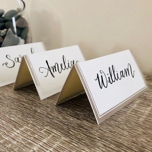 Cartes de tente manuscrites, Étiquettes nominatives personnalisées, Feuille d’argent blanche, Cartes de table pliantes, Étiquettes nominatives de mariage, Banquet, Événements, Minimaliste