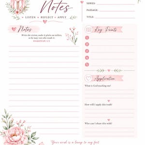Op de afbeelding: Een printbaar blad voor preeknotities met een houten kruis gedrapeerd in roze stof, bloemaccenten en secties voor datum, spreker, serie, passage, titel, notities, kernpunten en toepassing, inclusief de bijbelverzen Habakuk 2:2 en Psalm 119:105.