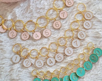 Stitch markers with numbers, progress keepers, knitting row counter, fits up to us eight or thirteen knitting needles