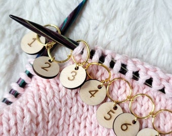 Marcadores de puntos de madera con números, indicadores de progreso, contador de vueltas de tejido, apto para agujas de tejer de hasta ocho, trece o diecisiete años.