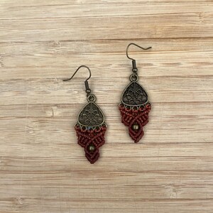Handmade Micro Macrame Earrings – Rust Brown – Antique Bronze Filigree – Boho Jewelry – Vintage Style Earrings