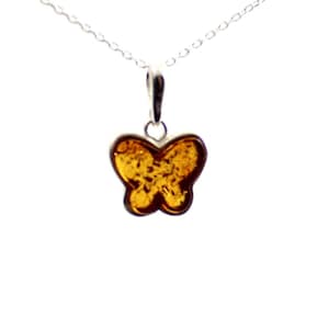 Baltic Amber Butterfly Pendant | Cognac or Green Color | Made with Sterling Silver 925 | Jewelry | pendentif ambre, Bijoux, ciondolo, ambra