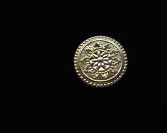 3.5cm. 1 repousse button,antique picture button,trailing rose design with black and white color backing