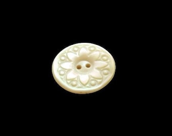 Scarce 19thC Green Snail Shell Button 8 Petal FLOWER Fancy Border Div I Medium at 15/16" Beautiful Iridescence 2 Hole Sew-Through