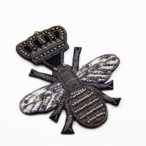 High Quality Bees Patch,Indina Silk Bees,Cute Bees Embroidered Patch,Iron on Patch,Sewing on Applique,Embroidered Patch for Garment