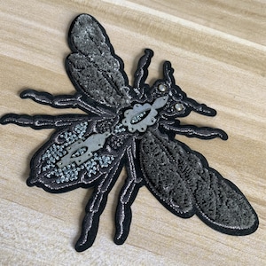 Handmade Bees Patch,Embroidery beeded Patch,Cute Bees Embroidered Patch,Iron on Patch,Sewing on Applique,Embroidered Patch for Garment