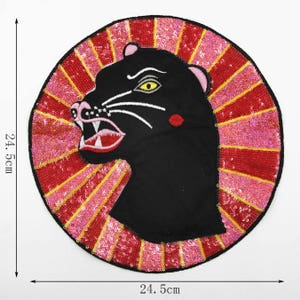 Broderad paljettapplikation med panter: Strykbart klädesplagg