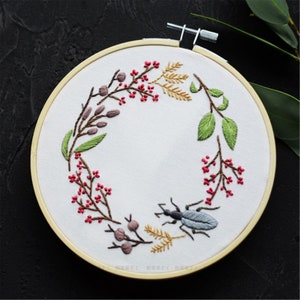 DIY Floral Embroidery Kit: Beginner Hand Embroidery Hoop Art