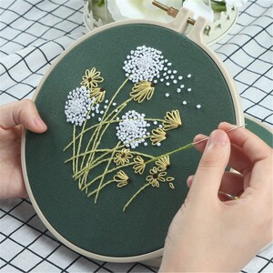 Flower Beginner Embroidery Kit ,Fancy Flower Pattern Embroidery Kit,DIY Flowers Embroidery Pattern, Diy Embroidery Kit