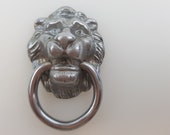 Vintage Silver Lion Head Drawer Pull Cabinet Door Handle Miniature Doll House Door Knocker Single Mount Leo Wall Hooks Backplate Royal Decor