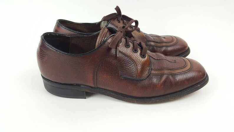Vintage Mens Brown Leather Shoes Size 9,5 1960s Beatles Royal Imperial Pebbled Leather 5 nail V Cleat Oxford Wingtip Dress Shoe Lace Up Tan