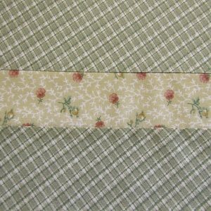 Vintage Valance Curtain Panel 21 x 88, Green Plaid with Floral Accent, Green, Pink, Cream