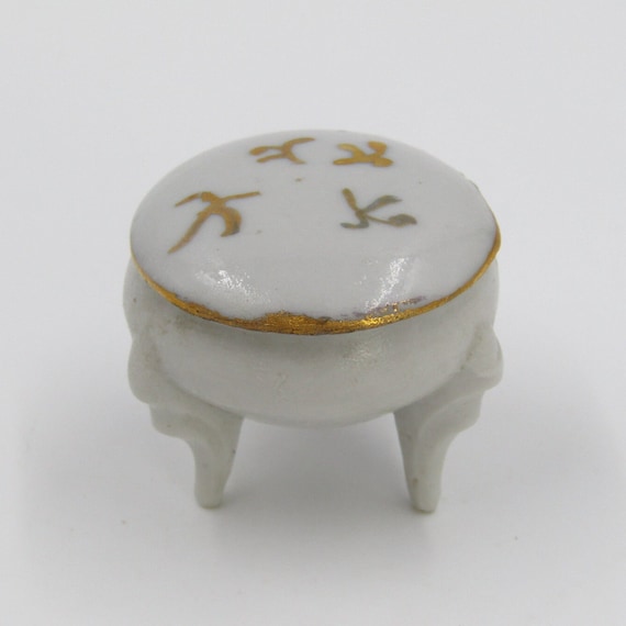 Vintage Miniature Tiny Trinket Ring Snuff Box Whi… - image 1