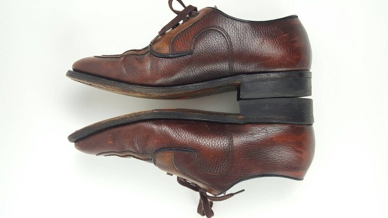 Vintage Mens Brown Leather Shoes Size 9,5 1960s Beatles Royal Imperial Pebbled Leather 5 nail V Cleat Oxford Wingtip Dress Shoe Lace Up Tan