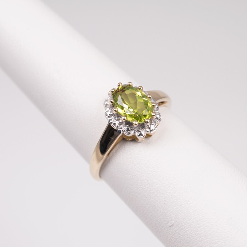 Ring Size L Vintage /& Pre Owned Rings Green Peridot Jewellery Peridot Diamond Ring 9ct Yellow Gold Full Hallmarks Peridot Dress Rings