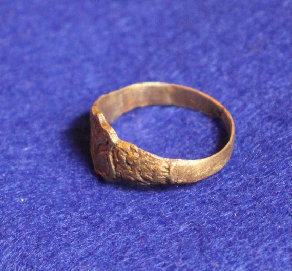Fantastic Bronze Vikinging Shield Shaped Ring, Wo… - image 3