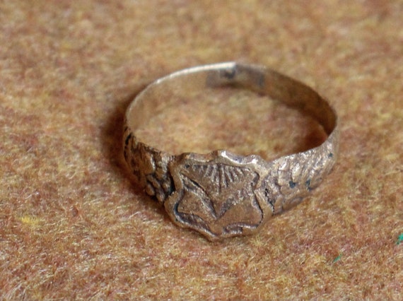 Fantastic Bronze Vikinging Shield Shaped Ring, Wo… - image 1