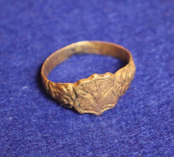 Fantastic Bronze Vikinging Shield Shaped Ring, Wo… - image 4