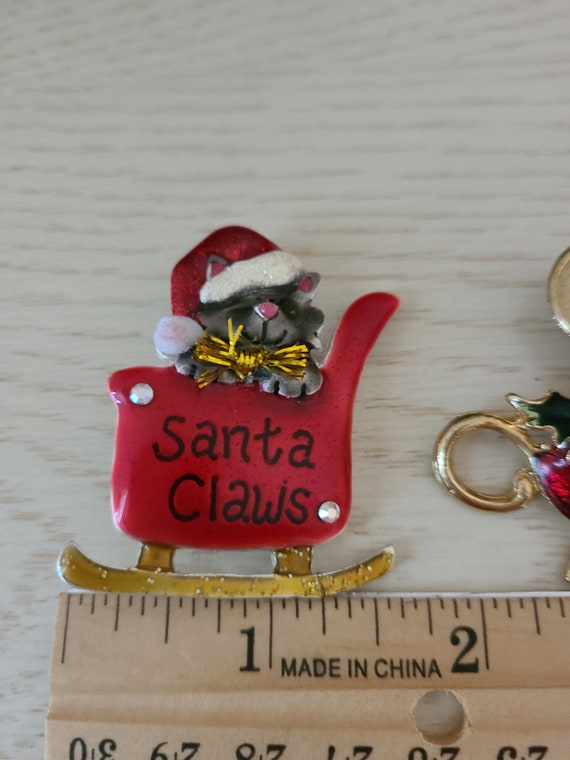 Vintage Christmas brooches 3pc. Santa claws cat .… - image 4