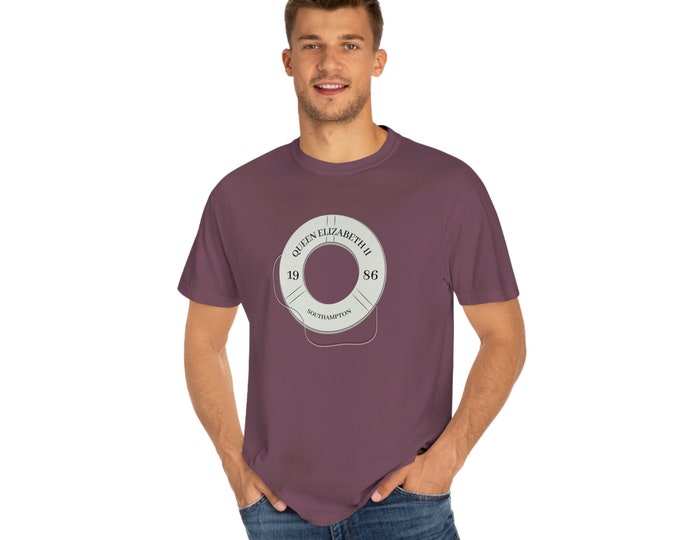 Comfort Colors - Queen Elizabeth II The Parent Trap Yacht Unisex Garment-Dyed T-shirt