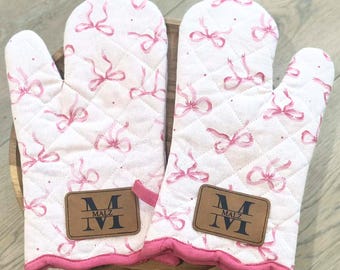 Personalized Coquette Bow Oven Mitt, Pink Bows Kitchen Decor, Gifts for Her, Spring Decoration, Easter Home Decor, Housewarming Gift