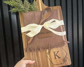 Neutral Kitchen Cutting Board Gift, Housewarming Gift Set, Personalized Chopping Board with Tea Towel, New Home Owner, Realtor Closing Gifts