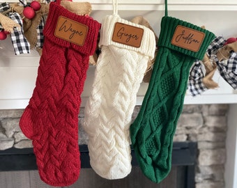 Calcetines navideños familiares personalizados / Calcetines con parche de cuero / Calcetines navideños con nombre / Calcetines navideños de punto / Decoración navideña
