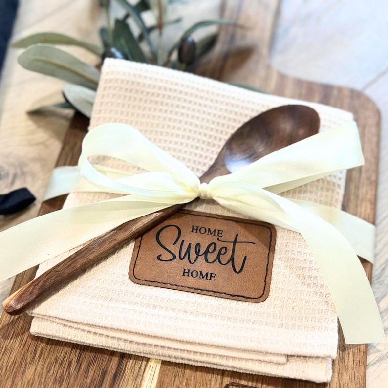 Personalized Christmas Gift, Kitchen Set, Cutting Board, Holiday Cooking Gifts, Housewarming Gift, Custom Tea Towel, Bundle Gifts for Her image 3
