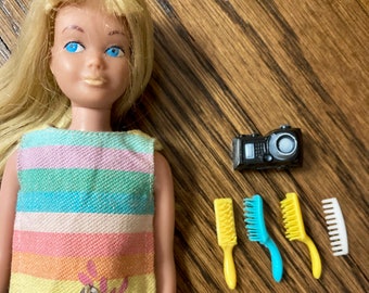 Vintage Skipper Barbie Camera, Brushes and Comb, 1960s Vintage Barbie Accessories, Vintage Mattel Doll Camera, Hair Brushes, Comb-NO Doll