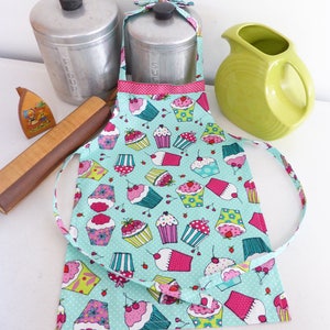 Youth (5-8) or Tween (10-14) Size Cupcake Apron, Girl or Boy Apron, Kids Custom Blue Pink Cupcakes, Child Bakery Apron, Matching Aprons