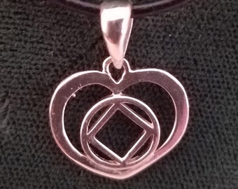 ssj018- NA Small NA Heart w/ Service Symbol Pendant - Narcotics Anonymous - Free Shipping