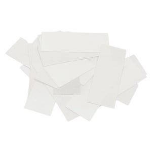 Könnte beinhalten: Ein Stapel weißer Klebebandstreifen, perfekt für Basteln, Reparaturen zu Hause und mehr.