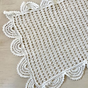 Vintage Crochet Lace Pattern White Table Runner - 13&quot; x 36&quot;