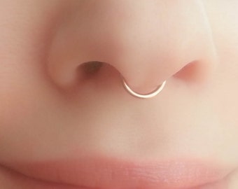 Nep roségouden septumring - nep septumring - nep septum roségoud - nep septum piercing - nep septum roségoud