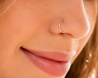 FAKE NASE RING, Faux Nasenring, dünne zarte Nasenpiercing, Gold Nasenreifen, Nasenreifen, Faux Nasenpiercing, Zarter faux Nasenring