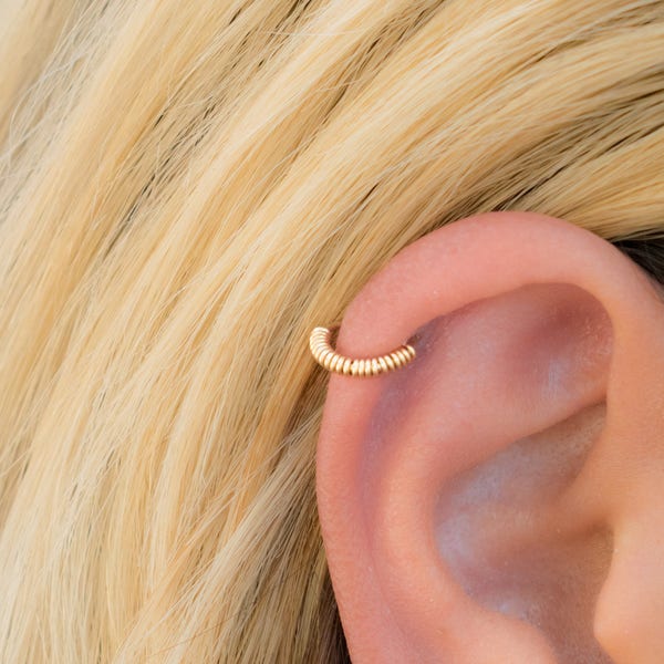 Boucle d'oreille hélicoïdale emballée en or Piercing tribal - anneau de cartilage or - piercing d'oreille en or - cerceau hélicoïdal